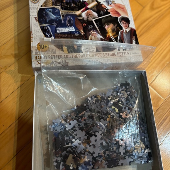 Harry Potter unique circular 500 piece puzzle and 2 funko pops - Picture 5 of 13